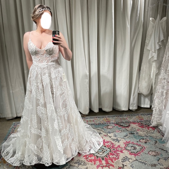 Evie Young Dresses & Skirts - Evie Young Saffron (2021) bridal gown in ivory/latte. Worn for 2 hours!